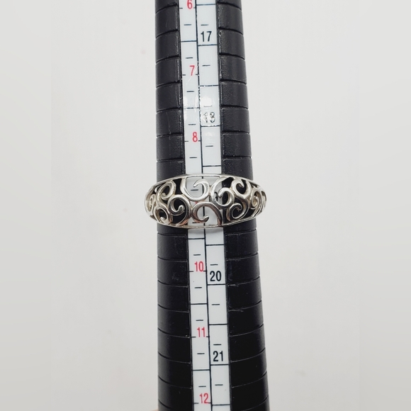 925 Sterling Silver Ring Swirl Ring Circle Design Ring Twist Ring Band Ring - Picture 6 of 8